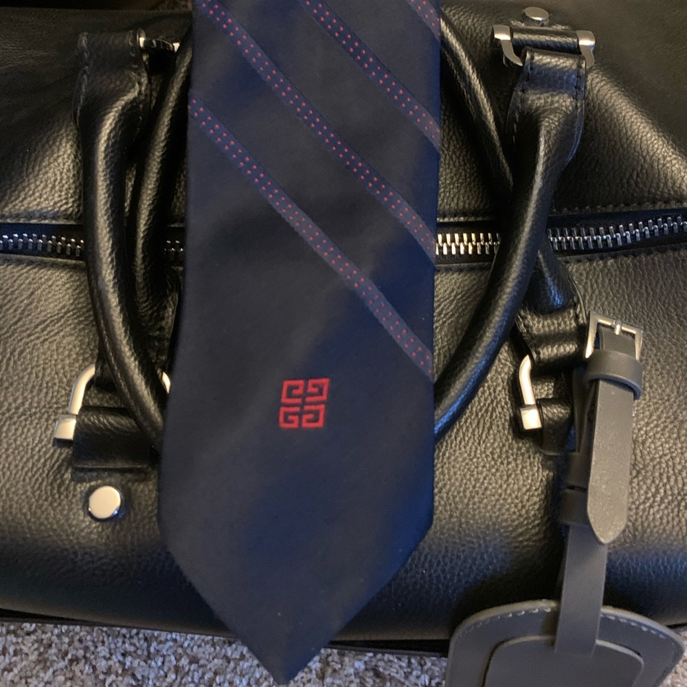 Vintage Givenchy tie !!